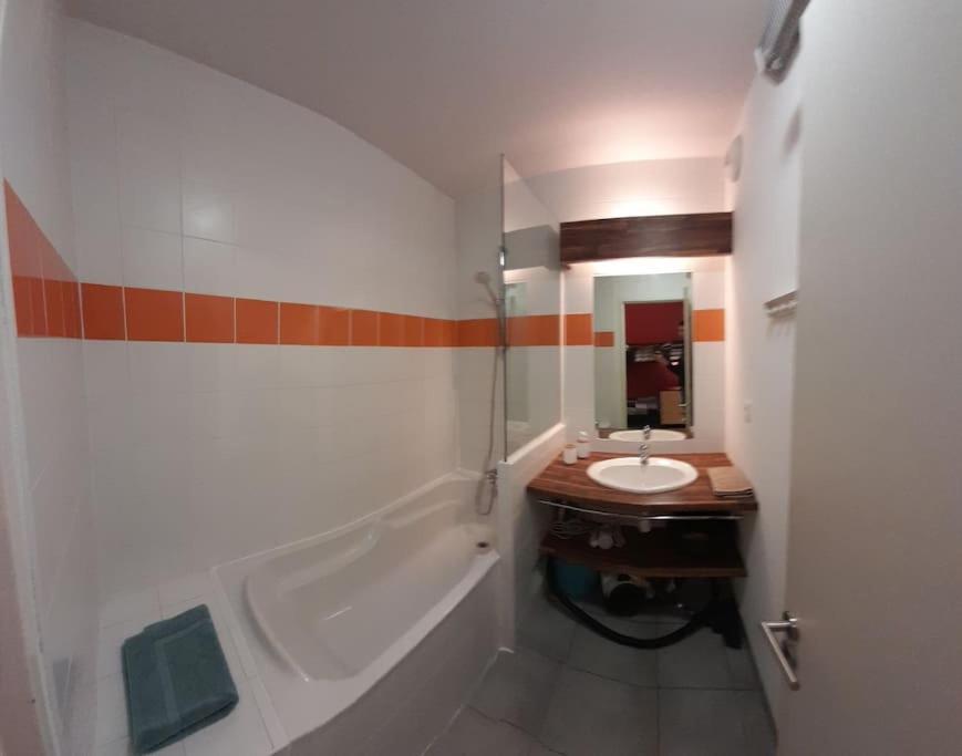 Appartement Du Chamois Roux, Dans Residence De Tourisme 3 Etoiles ルルド エクステリア 写真